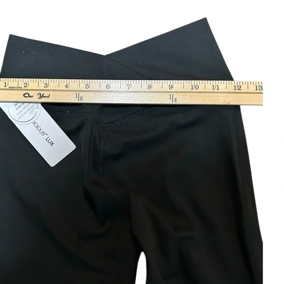 NWT Yogalicious Lux Bella Double Cris Cross Flare Black Small - Picture 3 of 7